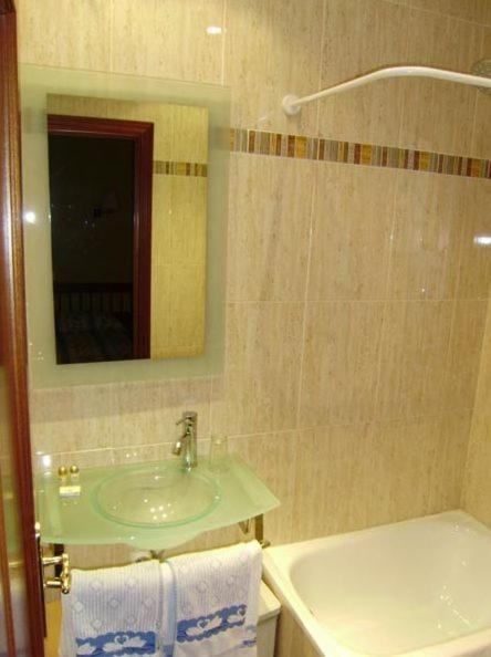 Hostal Miguel Angel Madrid Room photo