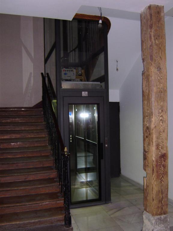Hostal Miguel Angel Madrid Exterior photo