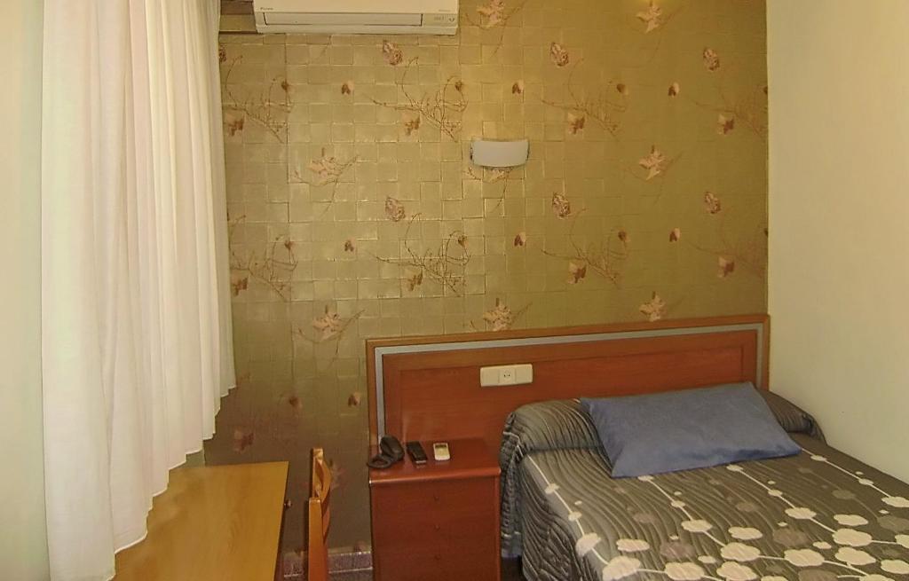 Hostal Miguel Angel Madrid Room photo